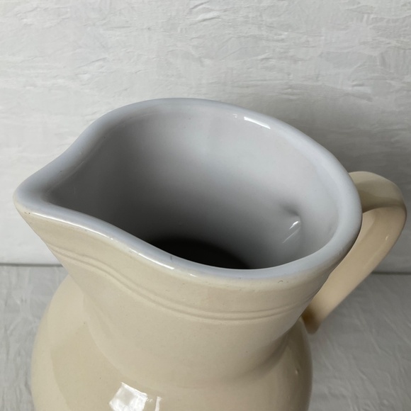 Emile Henry Le Poitier Créme Ivoire Serving Set Three (3) Pieces Pitchers & Bowl - Picture 6 of 16